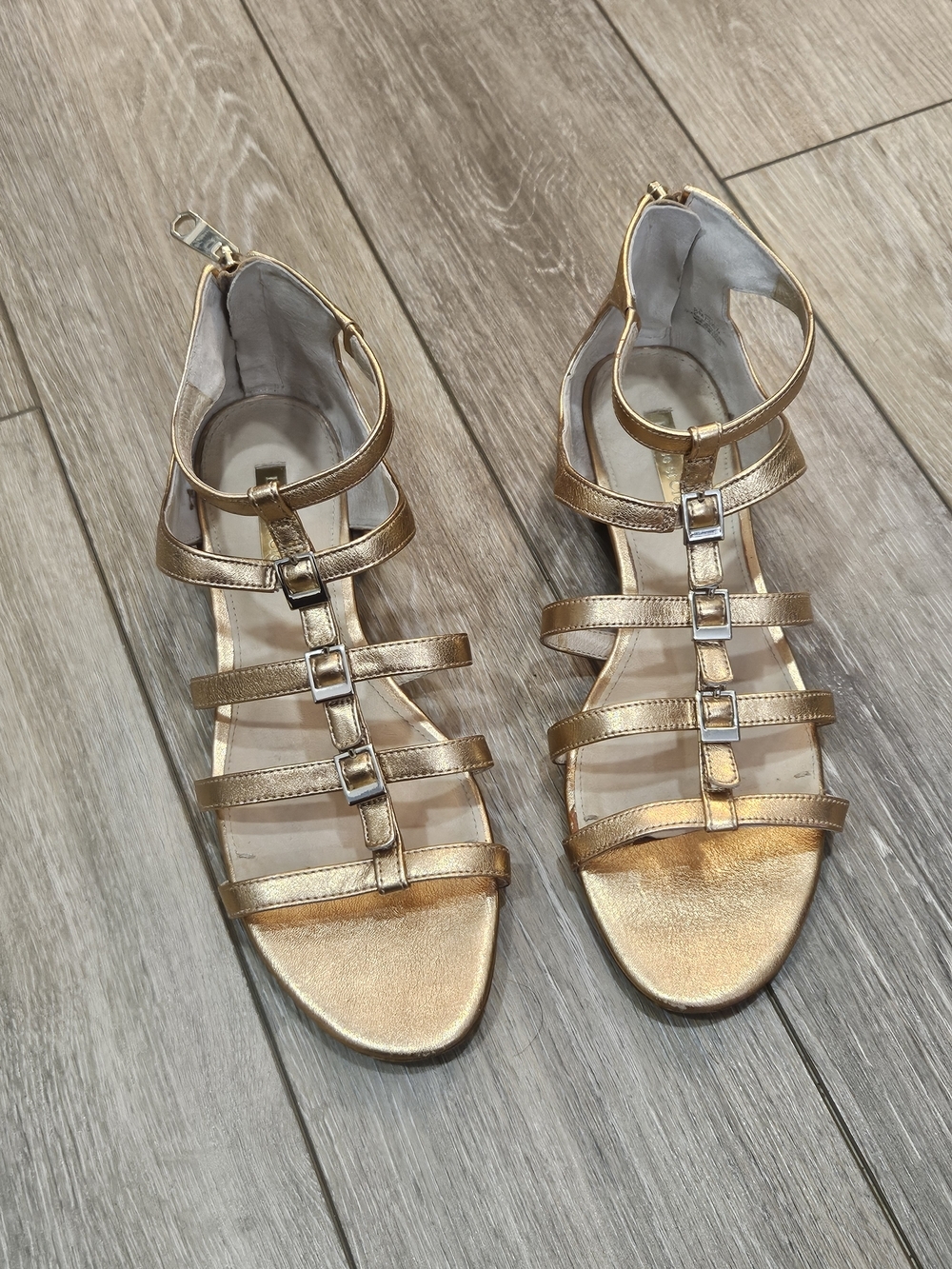 Louise Et Cie Lo Arely Gladiator Sandals Women’s Sz 8 Metallic Rose Gold Strappy